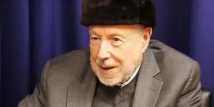 سوريون وعرب ينعون عصام العطار